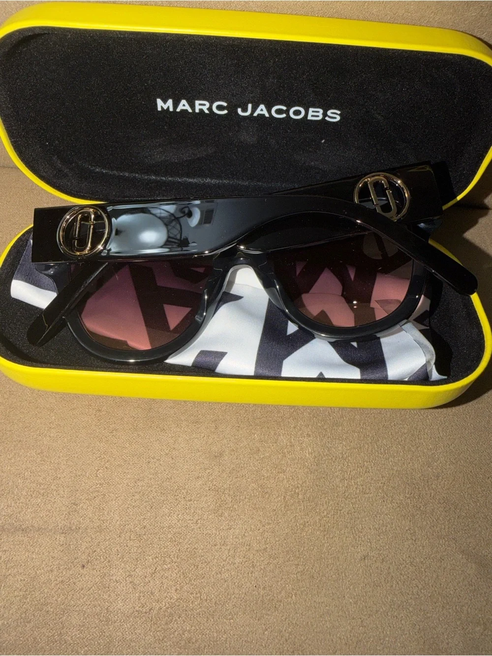 Marc Jacobs Black Frame Sunglasses with Brown Gradient Lenses